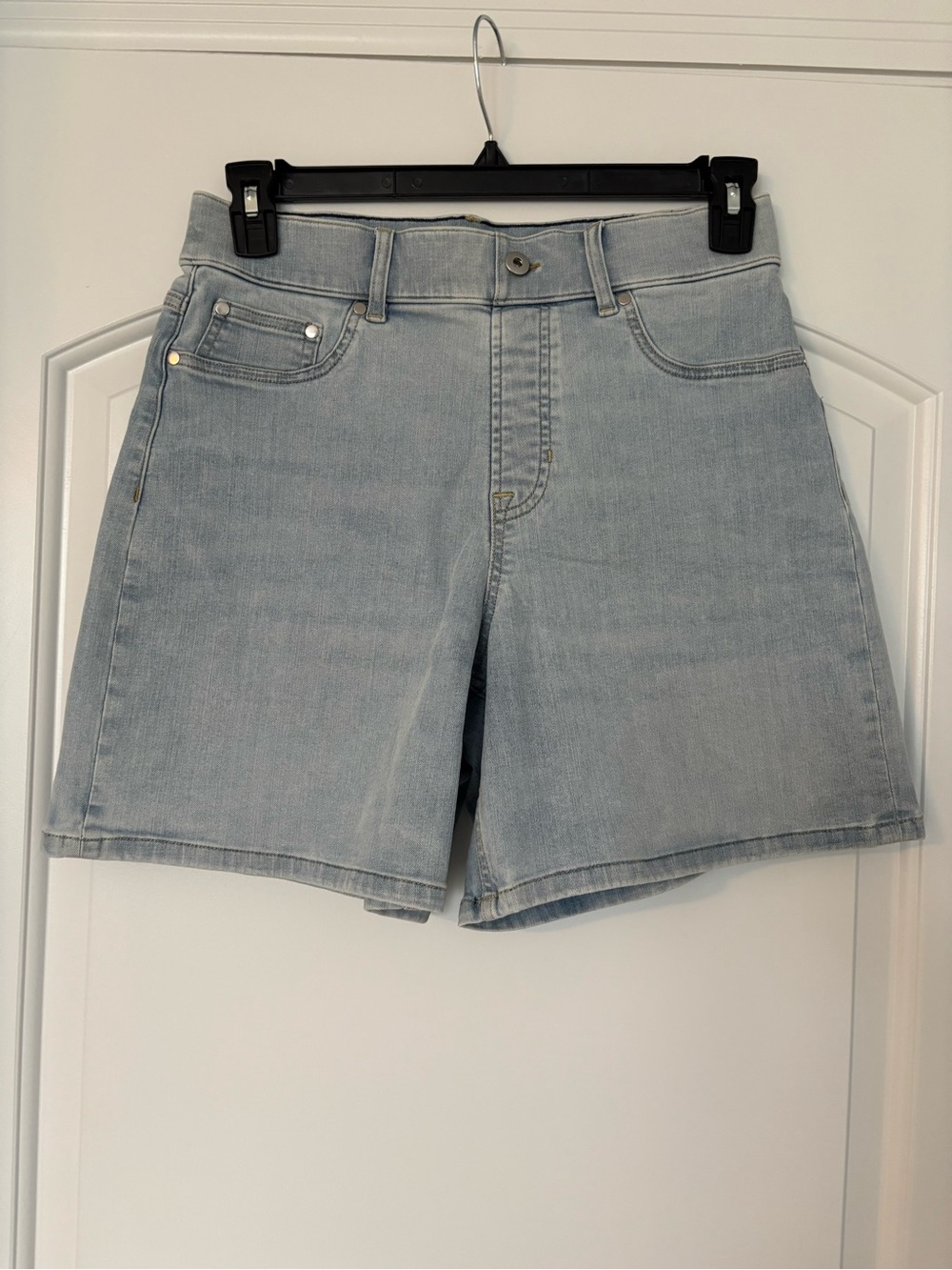 SPANX Pull-On High Rise Denim Shorts Light Wash Tummy Control Women's Size M